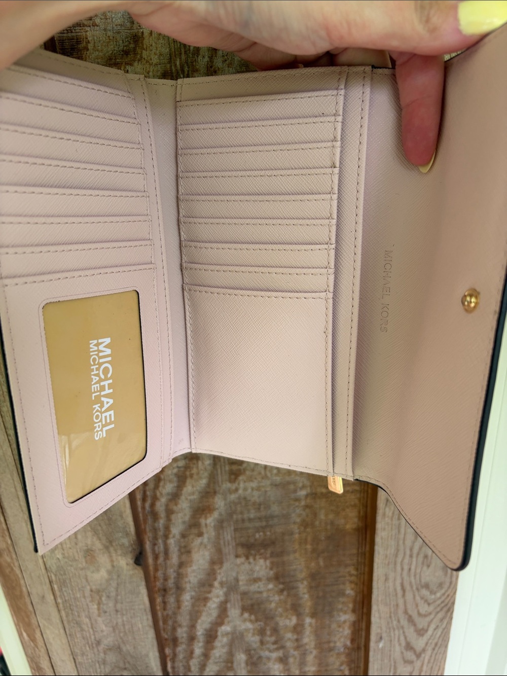 Michael Kors Pale Pink Saffiano Continental Wallet with Gold Logo - Picture 2 of 3